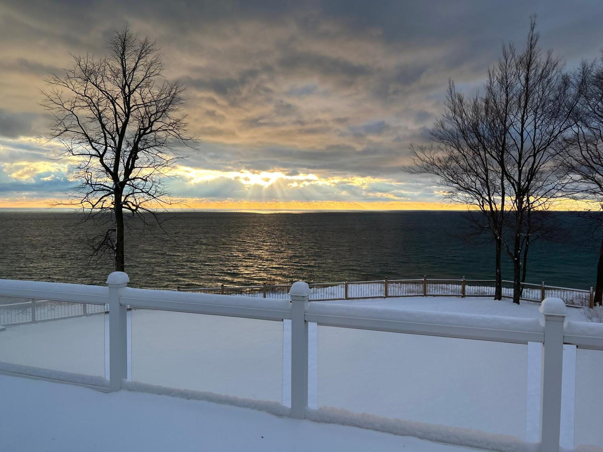 12 Person Hot Tub Overlooking Lake Michigan Villa Ludington Exterior photo