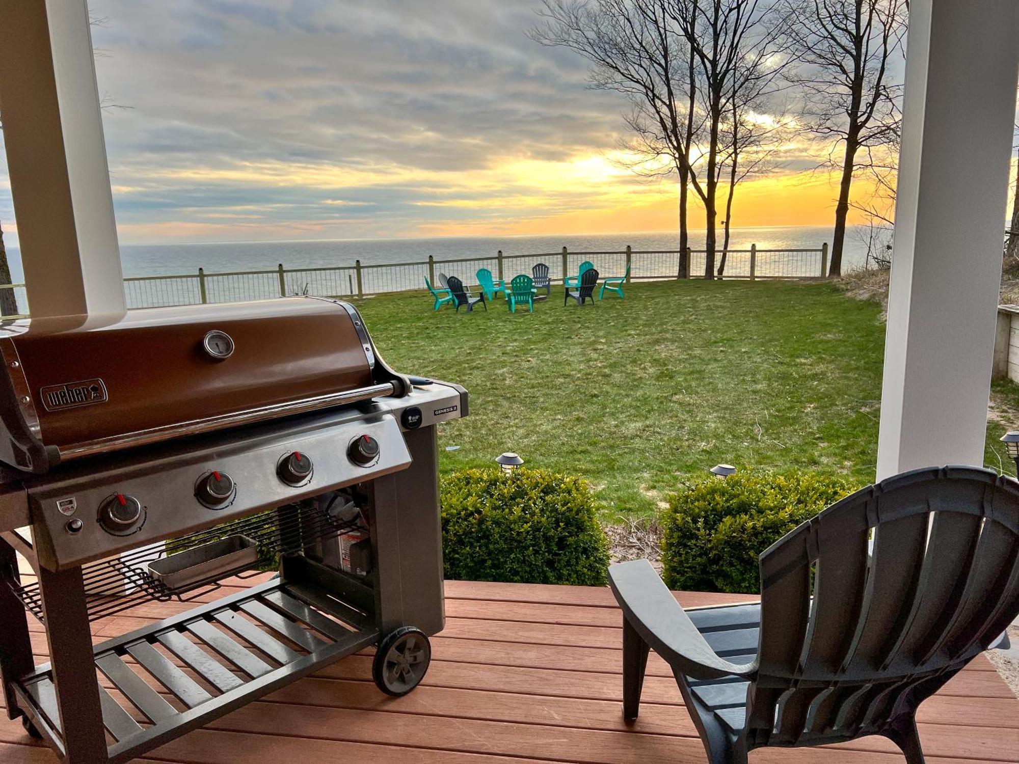 12 Person Hot Tub Overlooking Lake Michigan Villa Ludington Exterior photo