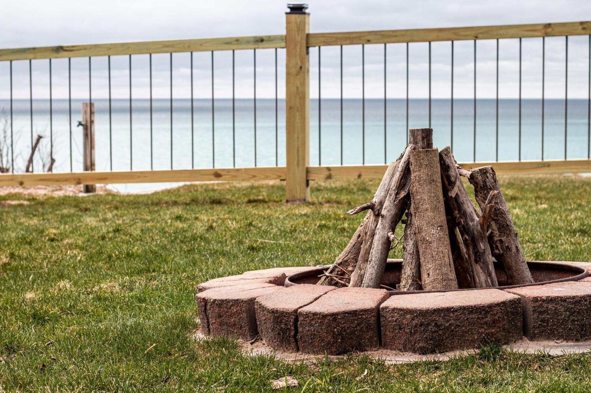 12 Person Hot Tub Overlooking Lake Michigan Villa Ludington Exterior photo