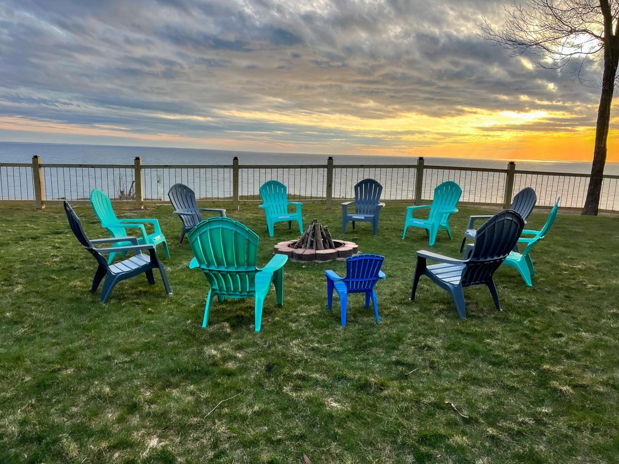 12 Person Hot Tub Overlooking Lake Michigan Villa Ludington Exterior photo